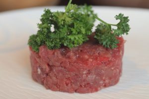 steak tartar french food