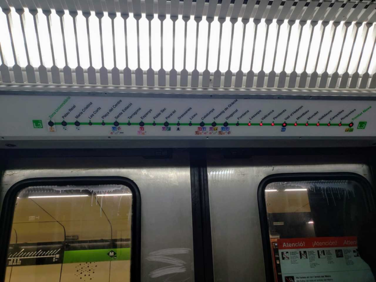 metro stops light board